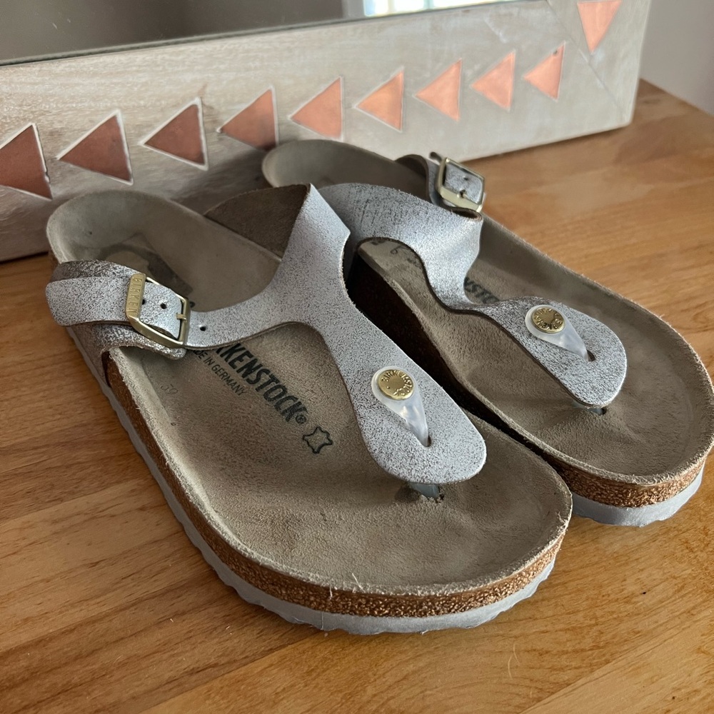 Birkenstocks | Gizeh | Soft Leather | Silver | New | Size 39
